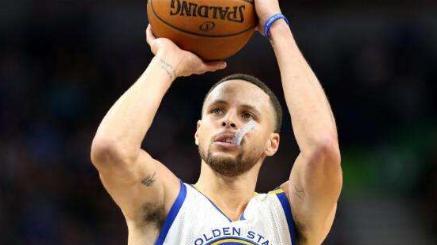 NBA罚球平均命中率排行榜（关注这些关键球员，他们的罚球命中率无人能及）