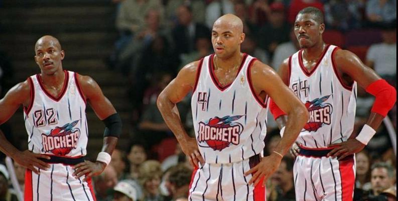 NBA历史三巨头排行榜（探索NBA历史上最伟大的三巨头组合，他们的荣耀与传承）