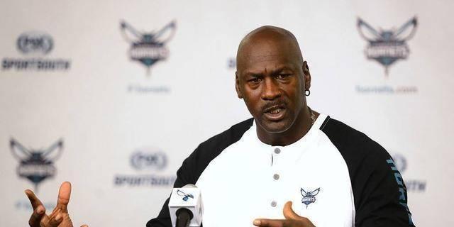 2015年NBA富豪身价排行榜（揭秘NBA富豪们的财富帝国，库里领跑富豪榜）