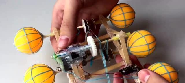 乒乓球科学小制作——让乒乓球更有趣（用科学的方作小道具，让乒乓球变得更加刺激有趣）