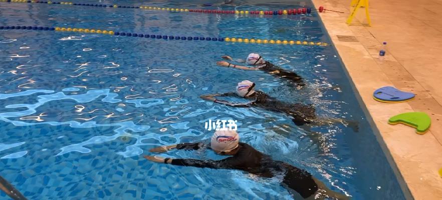 游泳儿童蹬腿技巧慢动作解析（掌握正确的蹬腿技巧，提升儿童游泳能力）