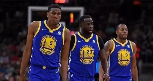 NBA前场篮板球员排行榜（揭秘NBA历史上最杰出的篮板球员，他们如何统治篮板之王的战场？）