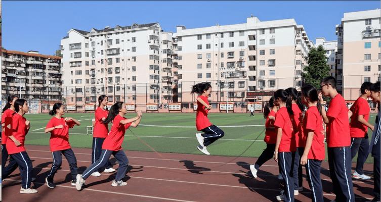 大学生足球绕杆射门的技巧及训练方法（掌握绕杆射门，提升你的进球技巧！）