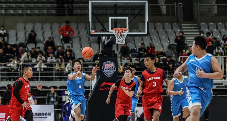 篮球对抗赛中防守能否抢球？（探讨篮球比赛中防守方是否具备抢断能力的重要性和实施方法）