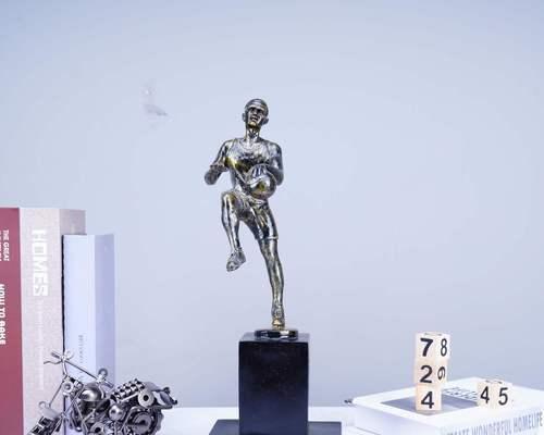 篮球比赛中的防守技巧与评价（探索有效的防守策略，提升篮球比赛中的防守能力）
