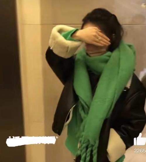 篮球场上的手捂脸防守术（掌握关键，守住胜利）