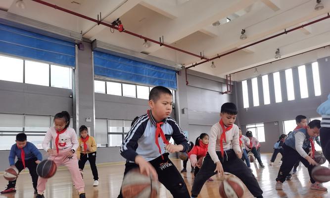 幼儿篮球运球防守要点——培养基本功，打好篮球基石（学会持球运动，保护自己，保护球，提高防守效果）