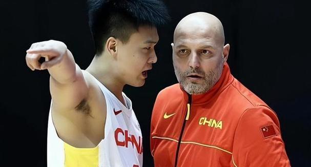 探究五人制篮球防守位的技巧与策略（优化阵型，精准防守，提升胜率）