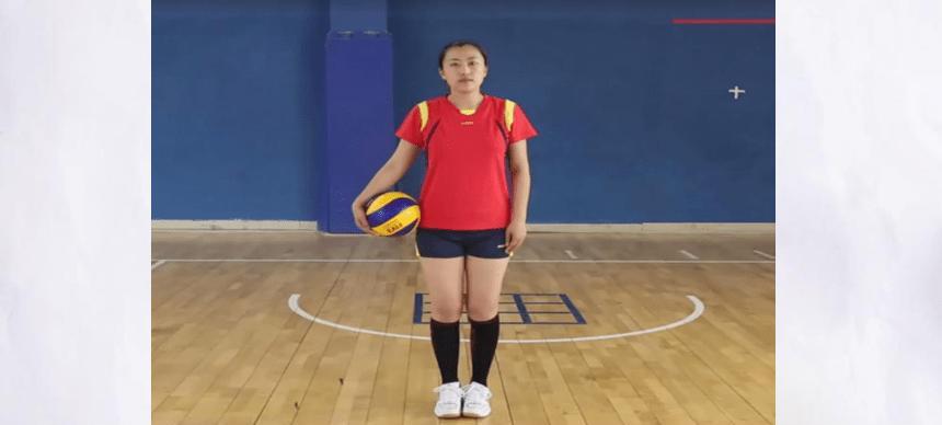 掌握下手发球的关键技巧（学习排球下手发球动作要领，提升发球准确度与稳定性）