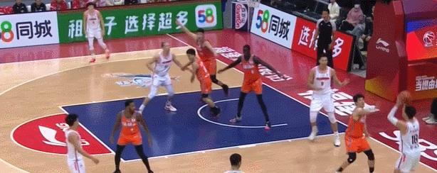 篮球女生防守之拍手技巧（提升女生篮球防守能力的有效方法）