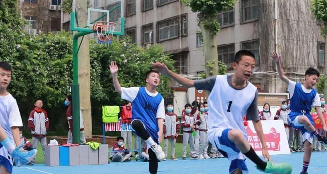 小学生篮球（打造全能小篮球运动员，进攻与防守并重）