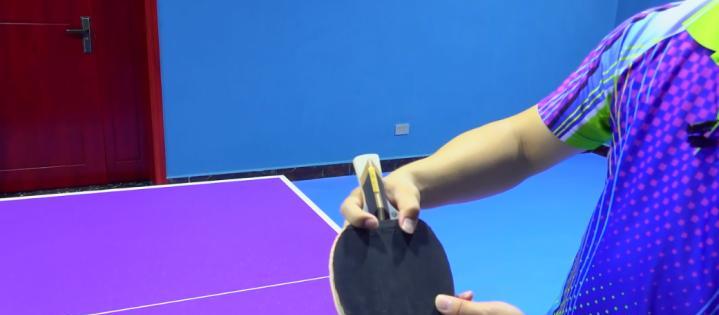 乒乓球握拍技巧与要领（掌握握拍姿势，提高乒乓球技术水平）