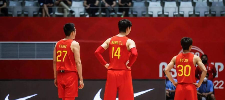 中国篮球防守后卫之谁能成为下一个巅峰？（探寻中国篮球防守后卫的培养现状与未来发展方向）