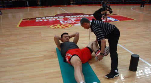 篮球进攻和防守的准备姿势方式（全面分析篮球比赛中的进攻与防守策略）