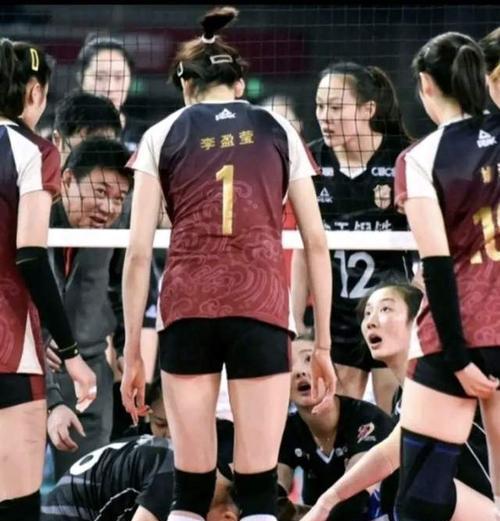 掌握排球中的鞭打动作技巧（精准、快速、灵活，攻无不胜）