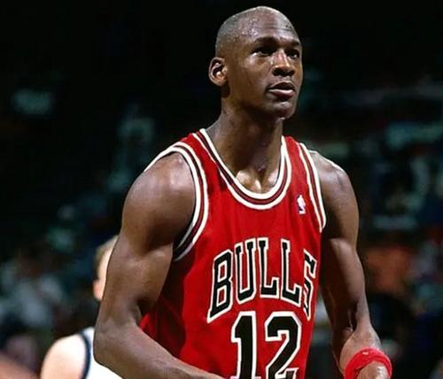 NBA历史上最顶尖的十大篮球防守家（探索篮坛防守之道的关键人物）