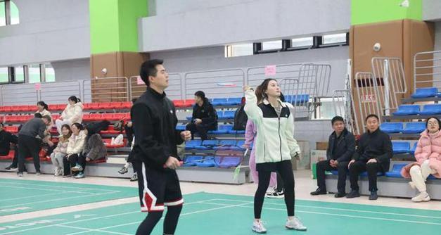 乒乓球羽毛球入门技巧（学习关键技巧，轻松掌握乒羽球的基本要领）