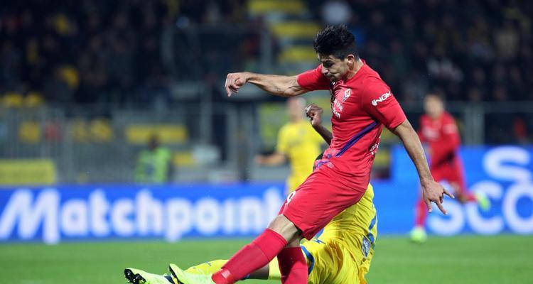 探索佛罗伦萨足球技巧的魅力（佛罗伦萨足球技巧的传承与创新）