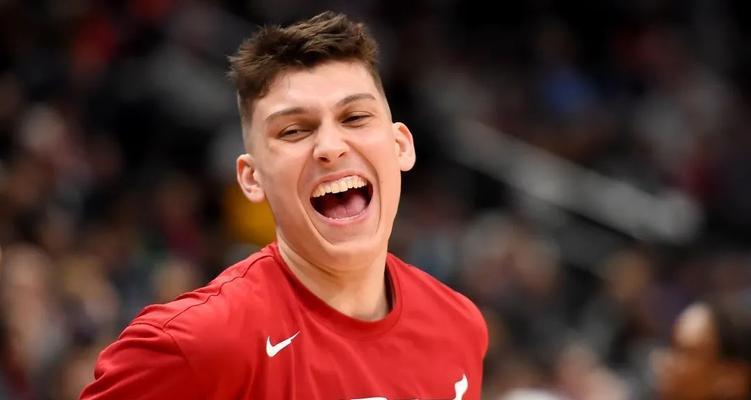 希罗教足球技巧（用"希罗教足球技巧"展现你的球场魅力）